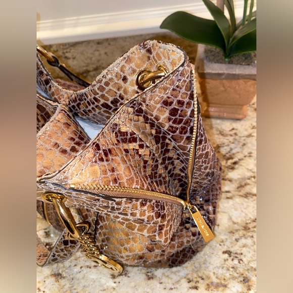 MICHAEL KORS DESIGNER HANDBAG WITH MATCHING WALLET - Picture 2 of 8